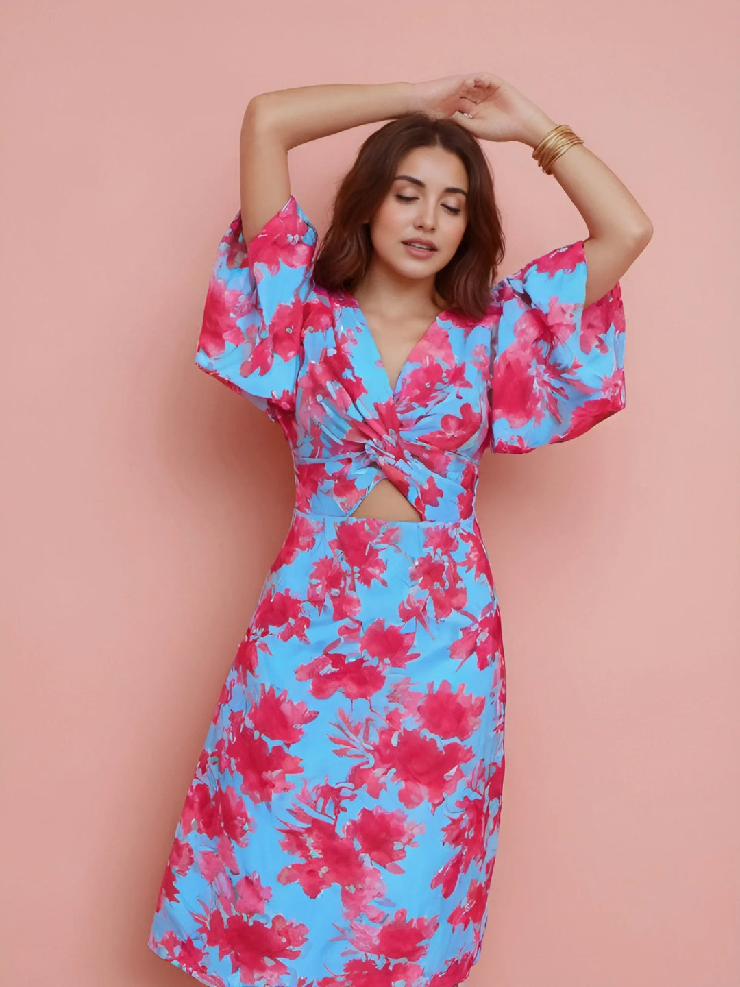 Robe colorée à plis