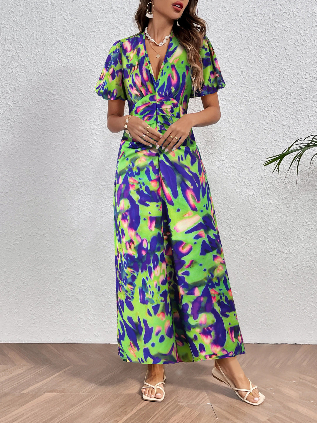Robe colorée à plis